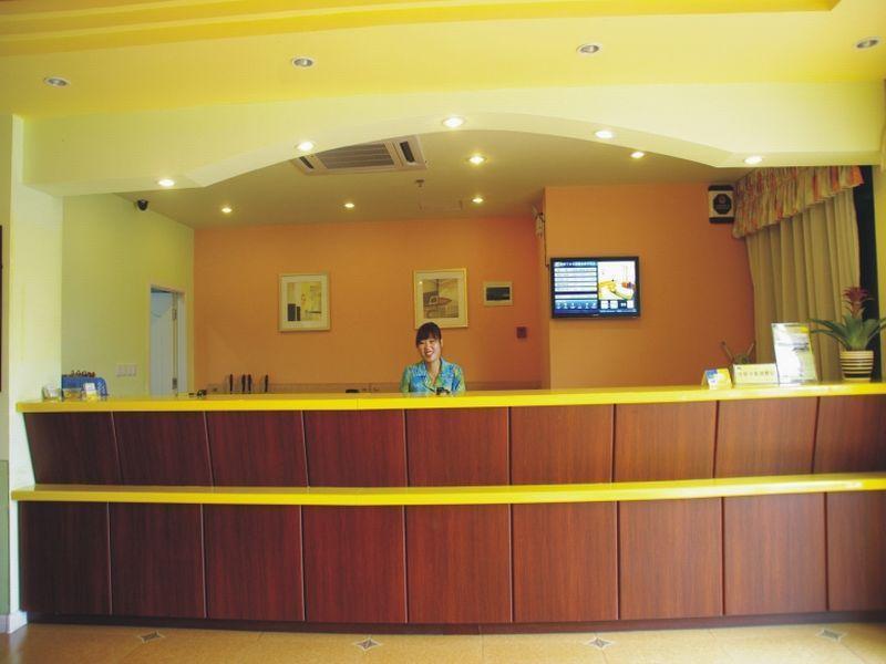 Home Inn Hangzhou Xiasha Wenyuan Road Mass Media College Bagian luar foto